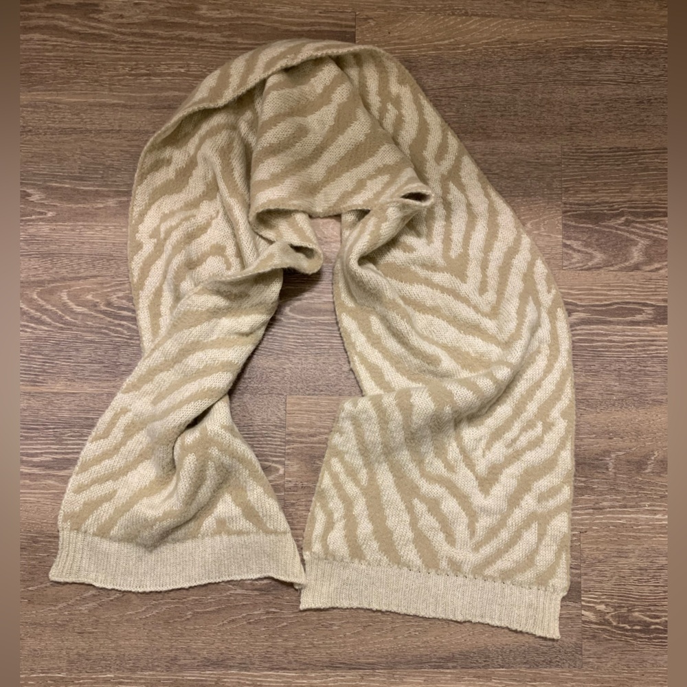Scarf. Like new never worn